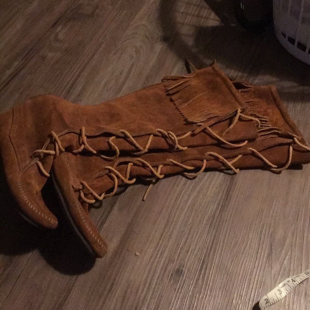 Minnetonka Lace up fringe leather Boots